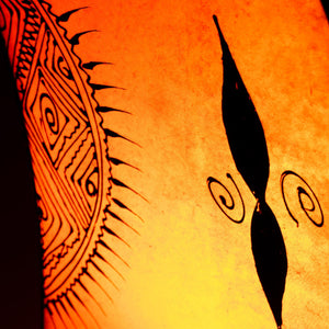 Lámpara marroquí de henna y piel 150cm roja