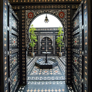 puerta árabe madera hueso jardin