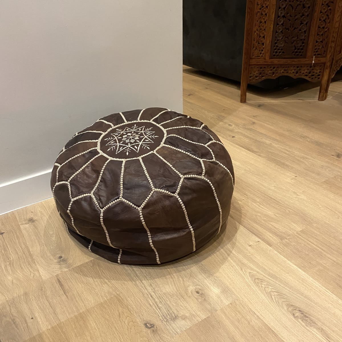Pouf marocain en cuir naturel marron