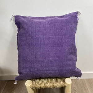 cojín seda de cactus morado espalda