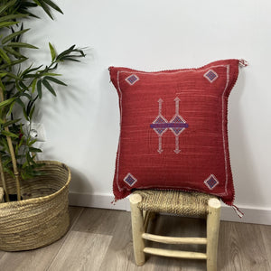 cojín seda de cactus rojo escena