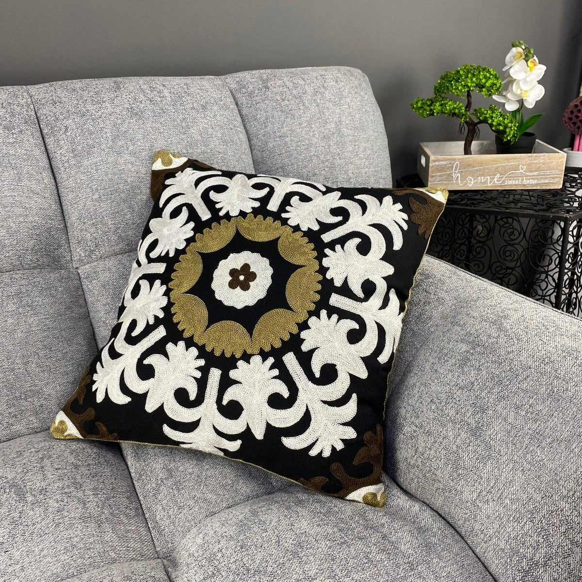 Funda de cojín árabe floral blanco y negro MK12