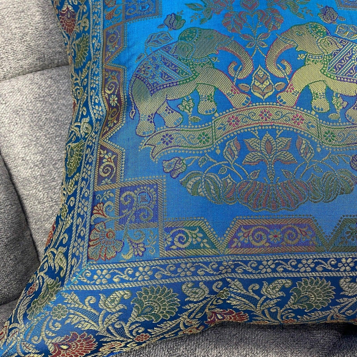 Funda de cojín de India en seda modelo elefante