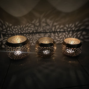 Ensemble de 3 bougeoirs arabes en cuivre
