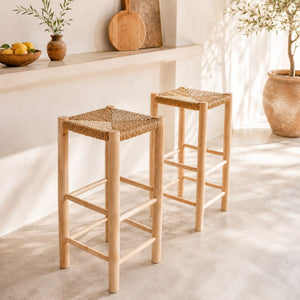 taburete artesanal madera anea 60 contexto