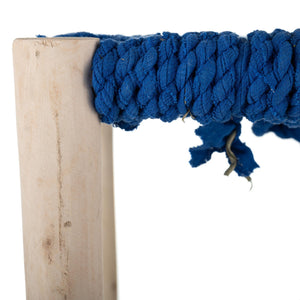Taburete marroquí de madera y anea azul